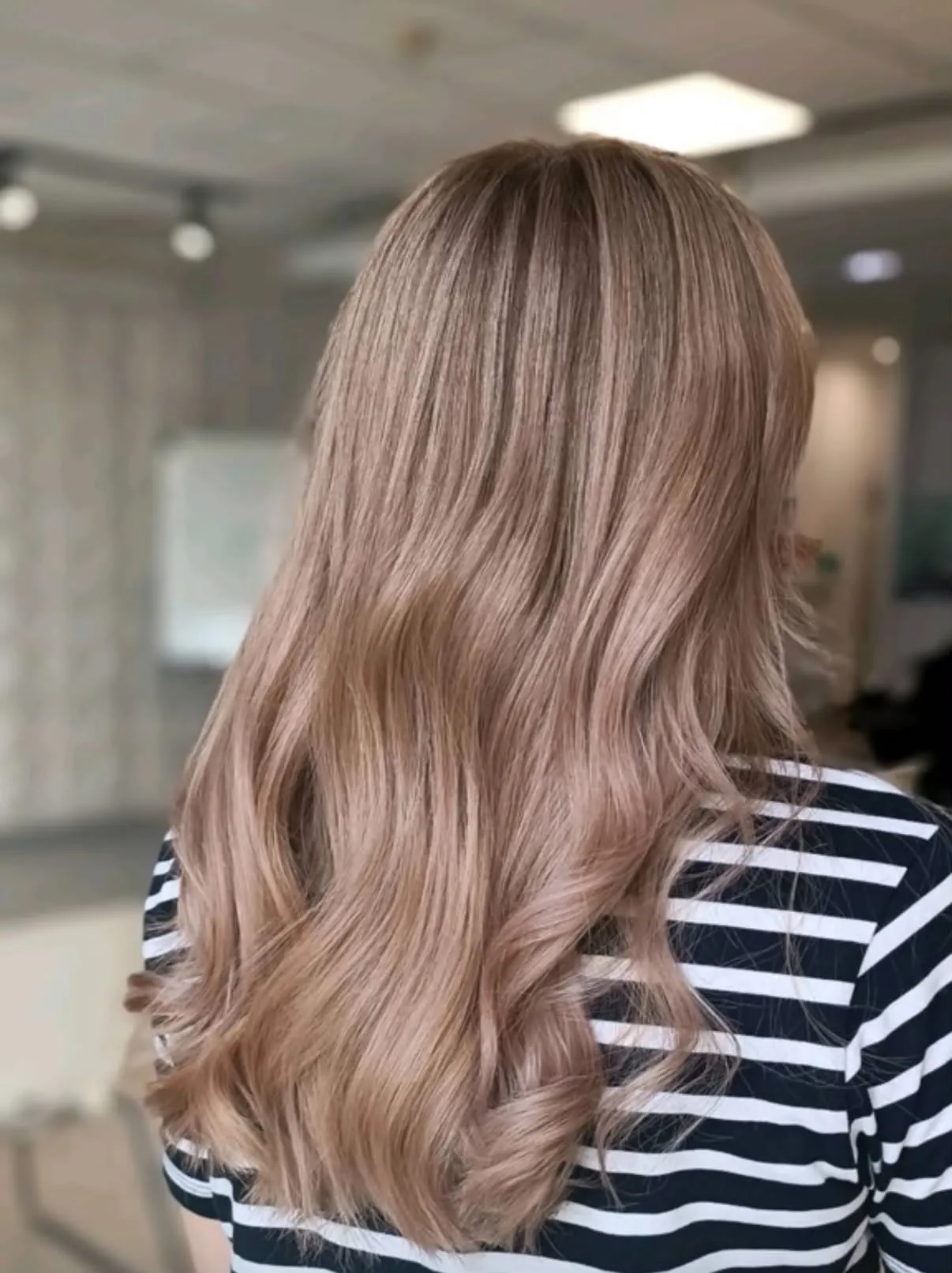 Coafură femei salon București